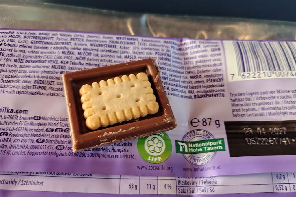 Milka erleichtert uns das Radfahren um 13 Gramm: Jetzt 87 Gramm in der Packung Schokolade Milka erleichtert und das Radfahren um 13 Gramm: Jetzt 87 Gramm in der Packung Schokolade