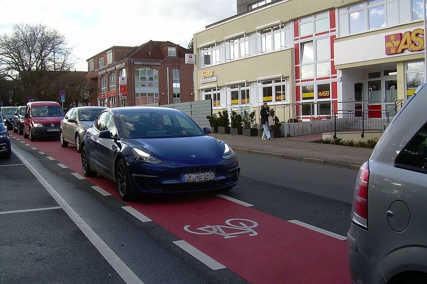 Radschutzstreifen? Radschutzstreifen?