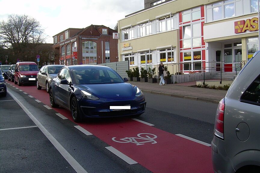 Radschutzstreifen? Räder haben die alle... Radschutzstreifen? Räder haben die alle...