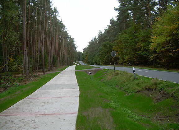 Radweg von Barendorf zum Nutzfelder Kreisel